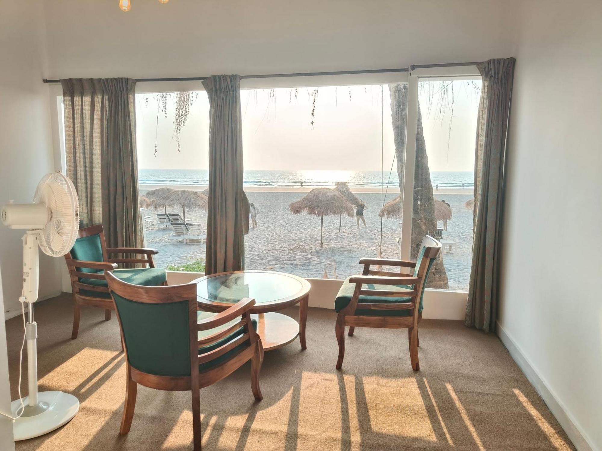 Aqua Beach Stays Ashwem Mandrem Exterior foto