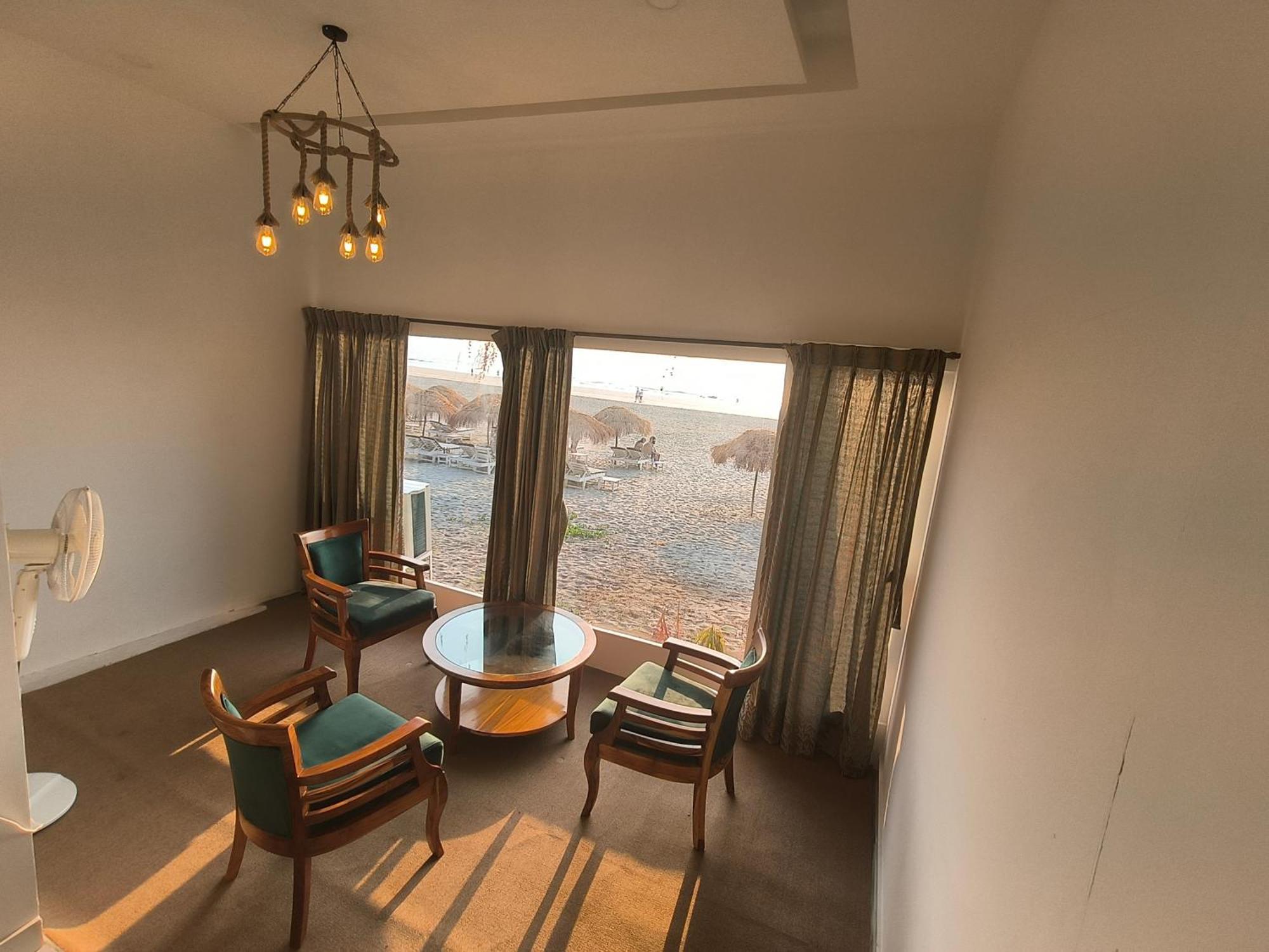 Aqua Beach Stays Ashwem Mandrem Exterior foto
