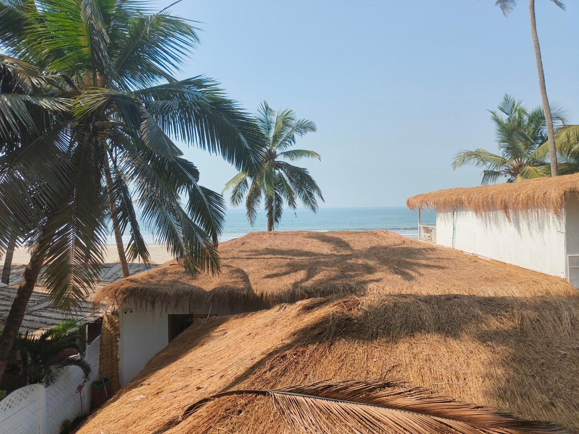Aqua Beach Stays Ashwem Mandrem Exterior foto