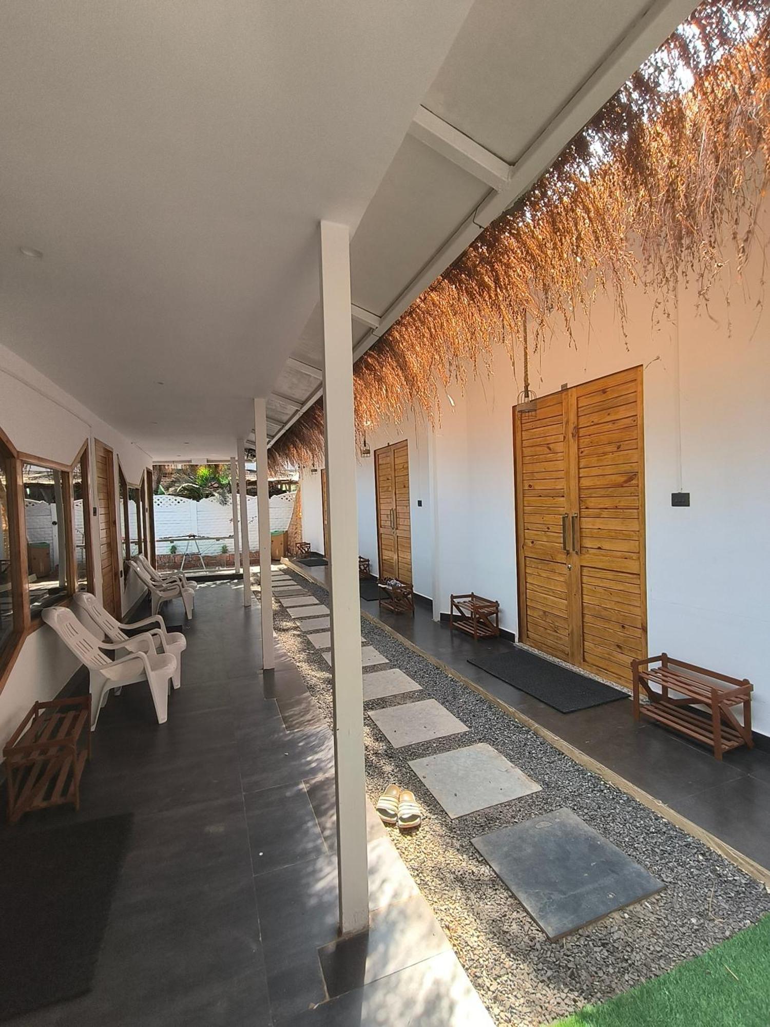 Aqua Beach Stays Ashwem Mandrem Exterior foto