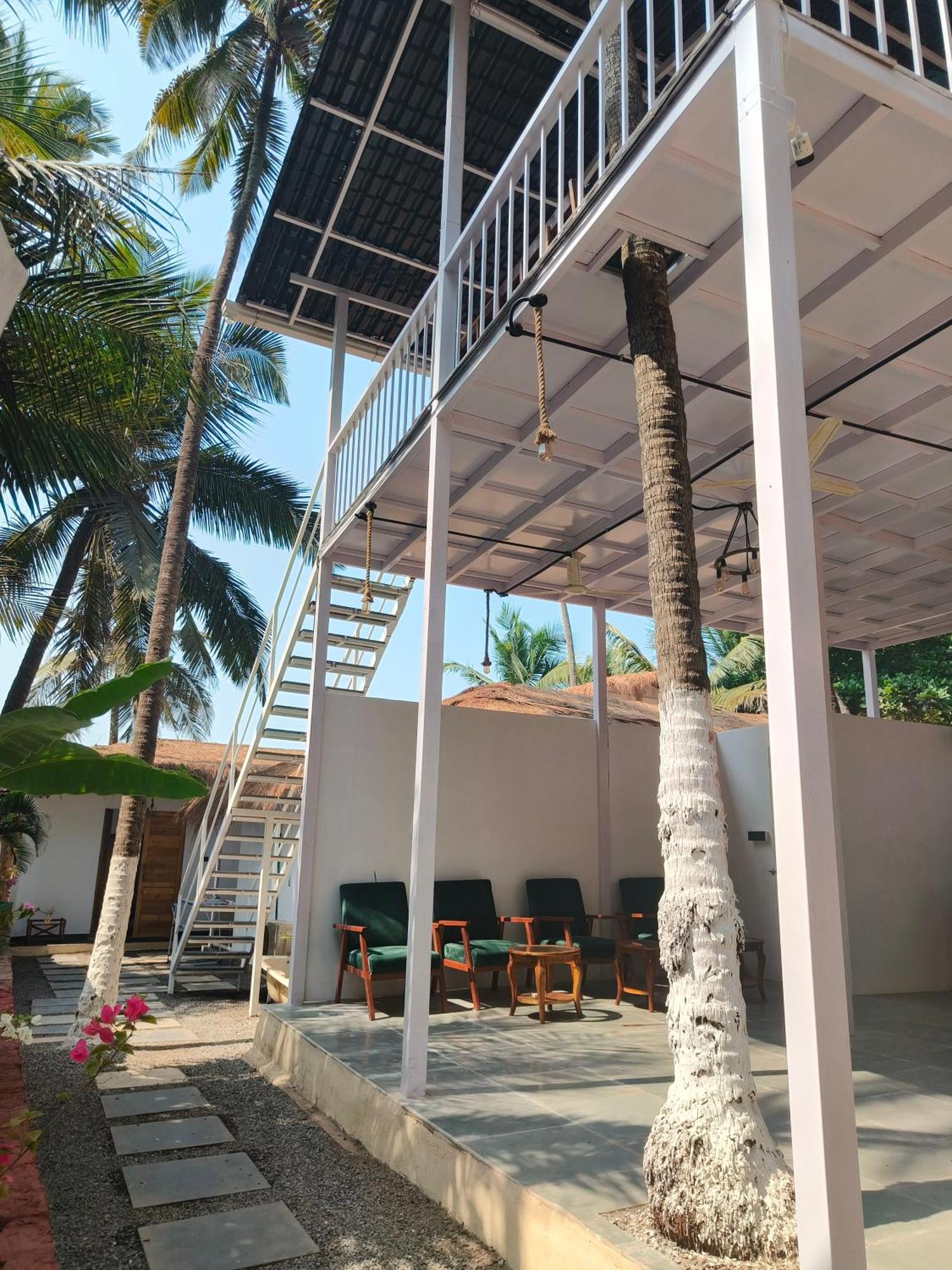 Aqua Beach Stays Ashwem Mandrem Exterior foto