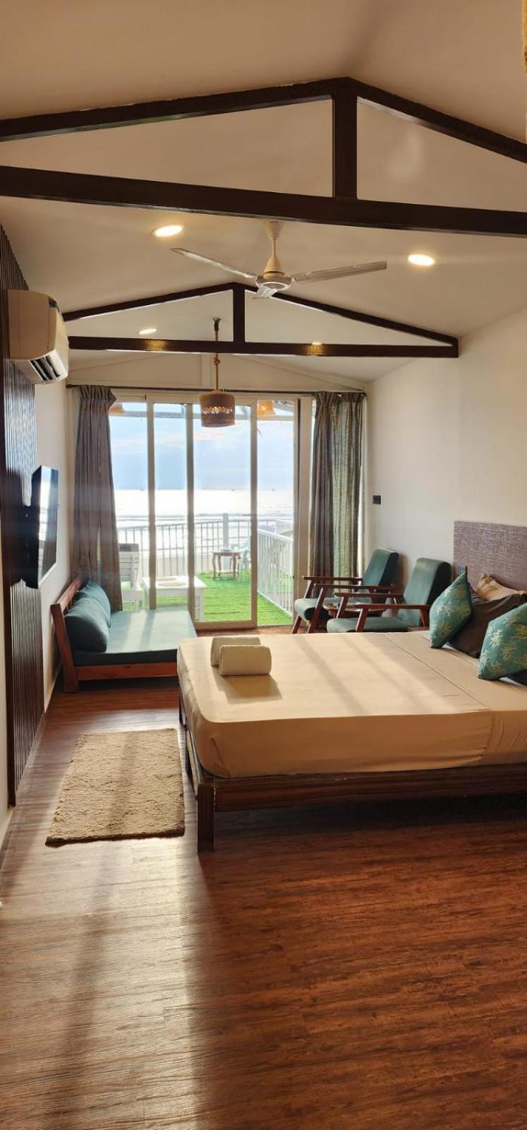 Aqua Beach Stays Ashwem Mandrem Exterior foto